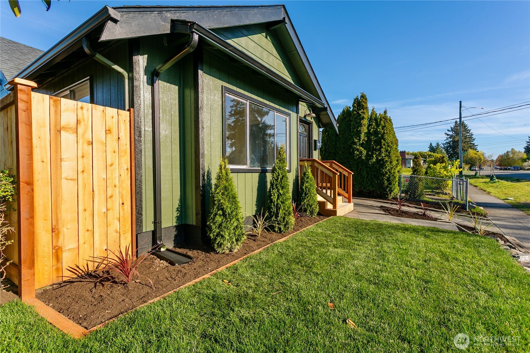 3529 E F Street , Tacoma, WA 98404