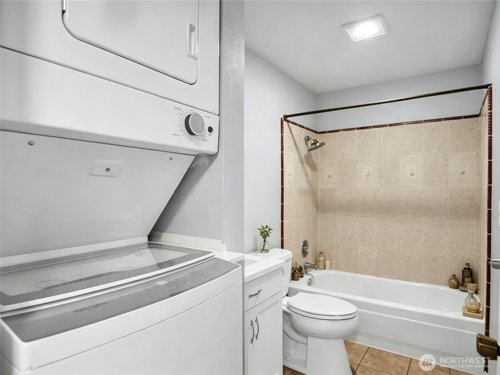 1313 W James Street #11, Kent, WA 98032