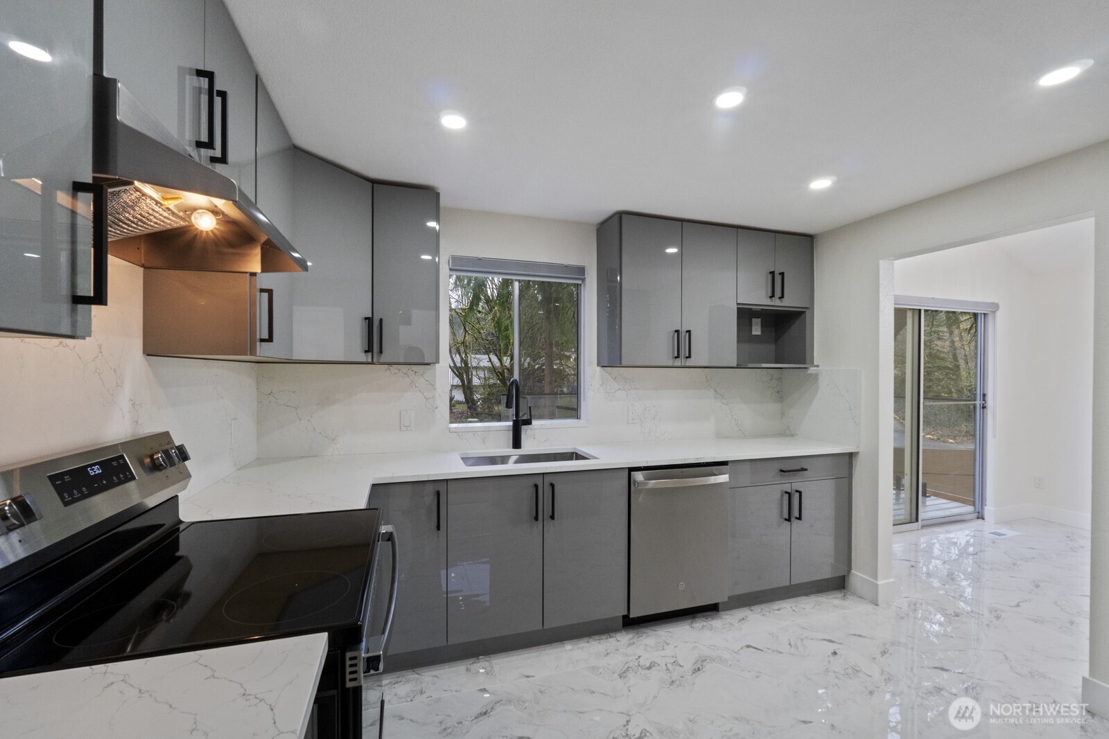 10518 165th Place NE, Redmond, WA 98052-2762