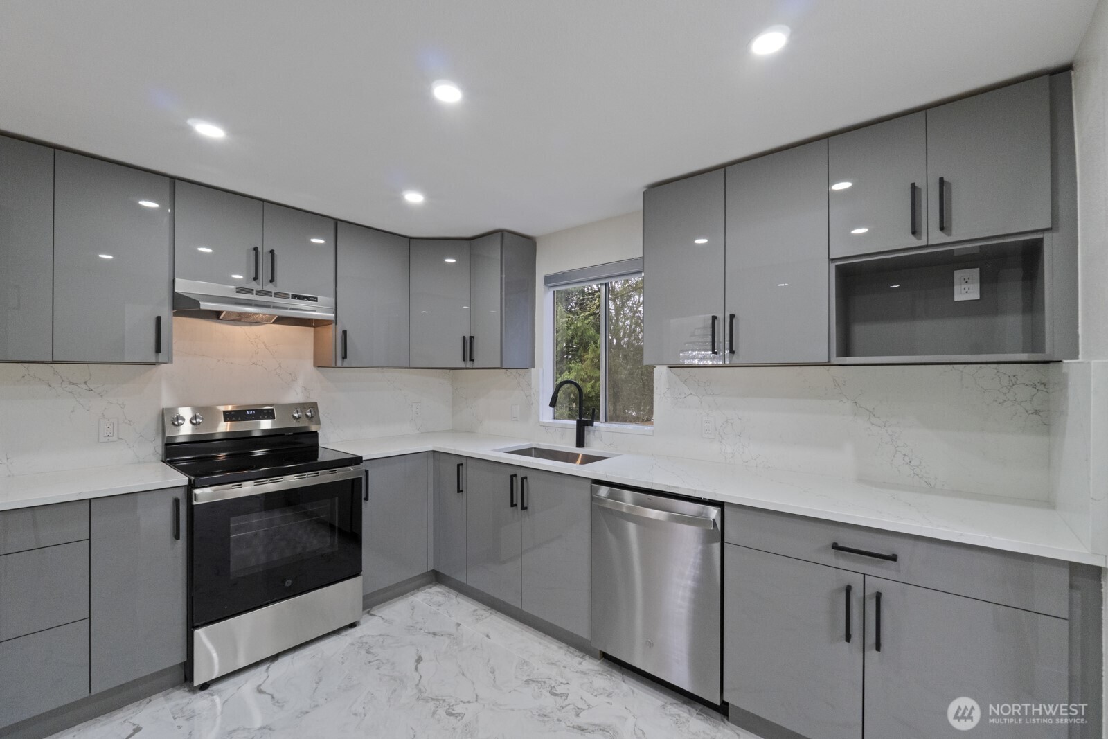 10518 165th Place NE, Redmond, WA 98052-2762