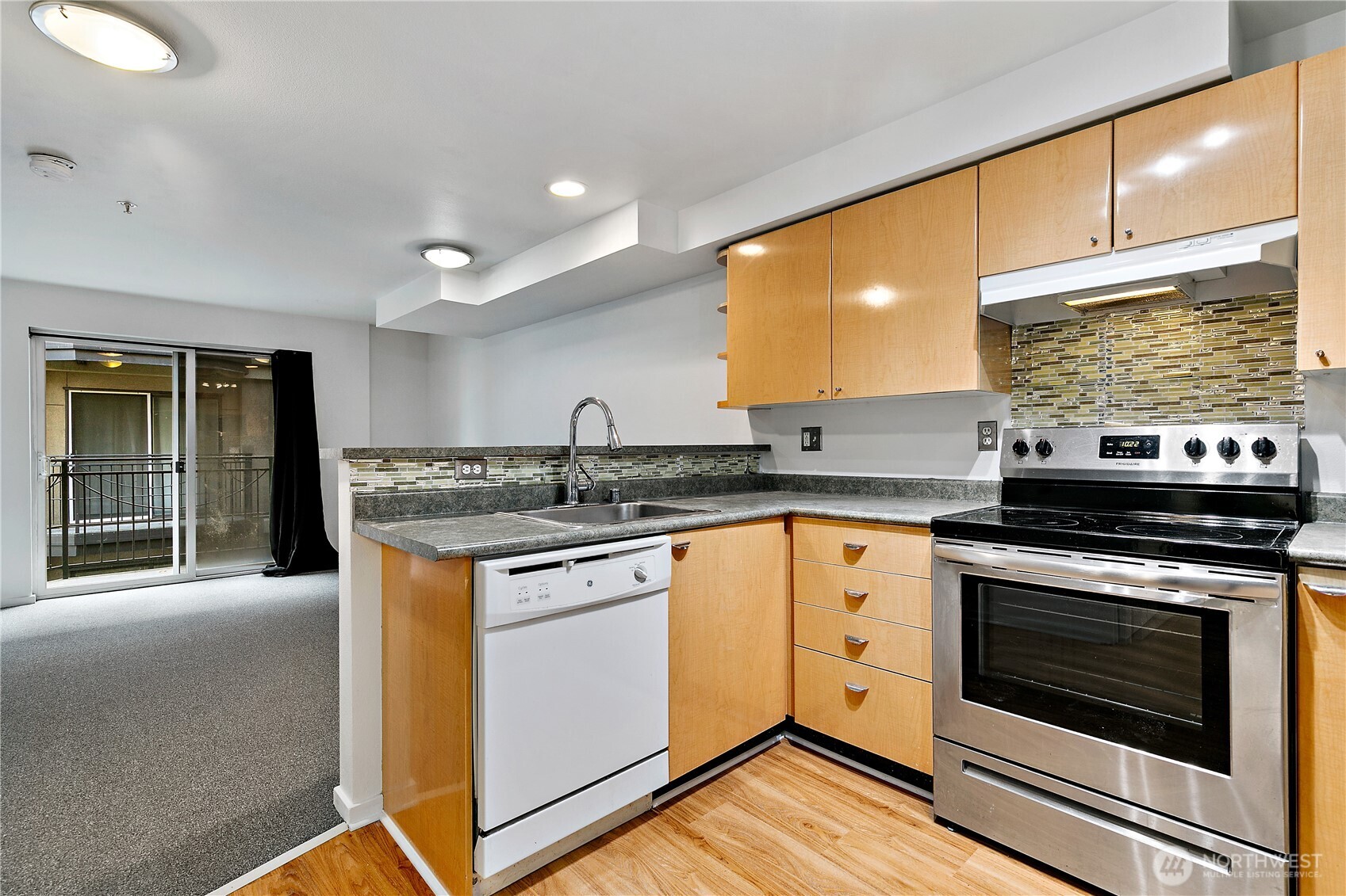 425 Vine Street #610, Seattle, WA 98121