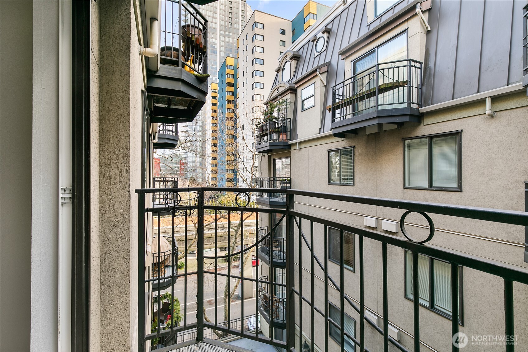 425 Vine Street #610, Seattle, WA 98121