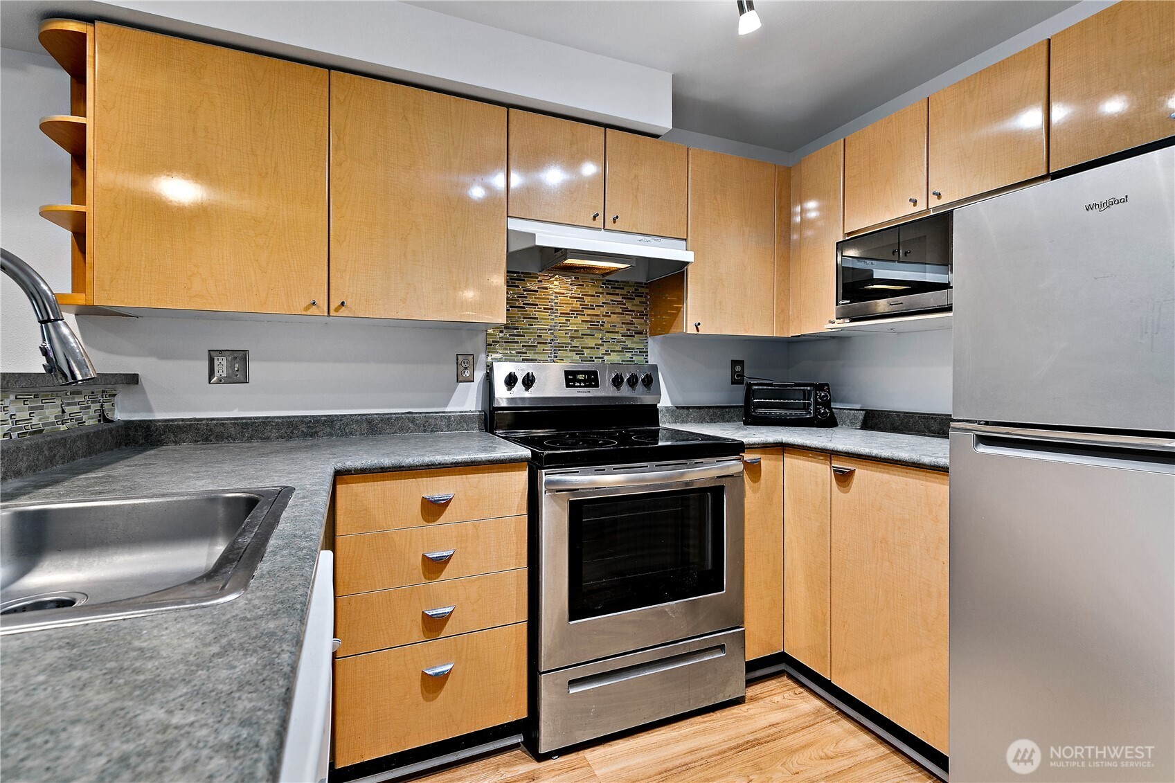 425 Vine Street #610, Seattle, WA 98121