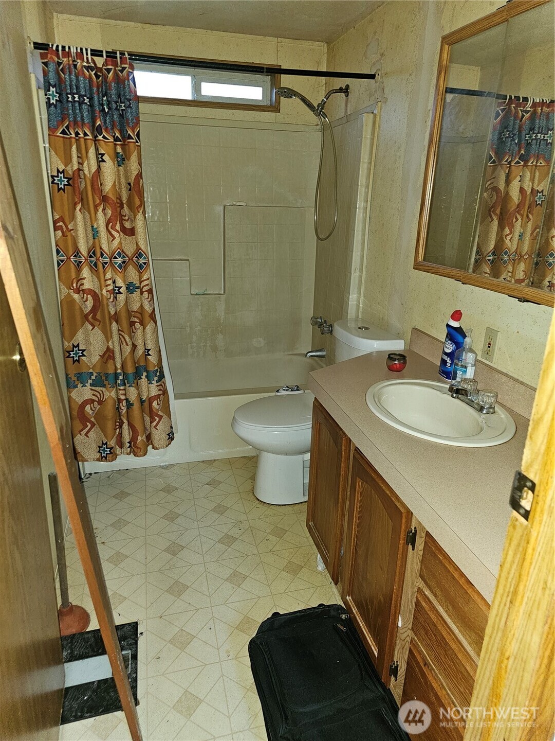 201 Serpentine Avenue , Sequim, WA 98382
