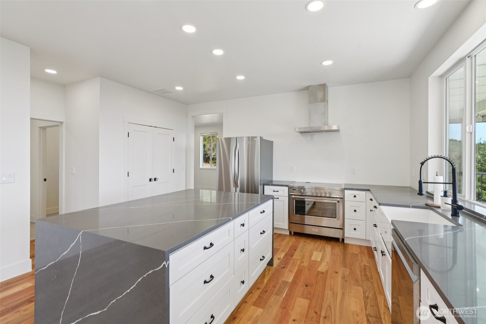 209 High Bank Lane , Woodland, WA 98674