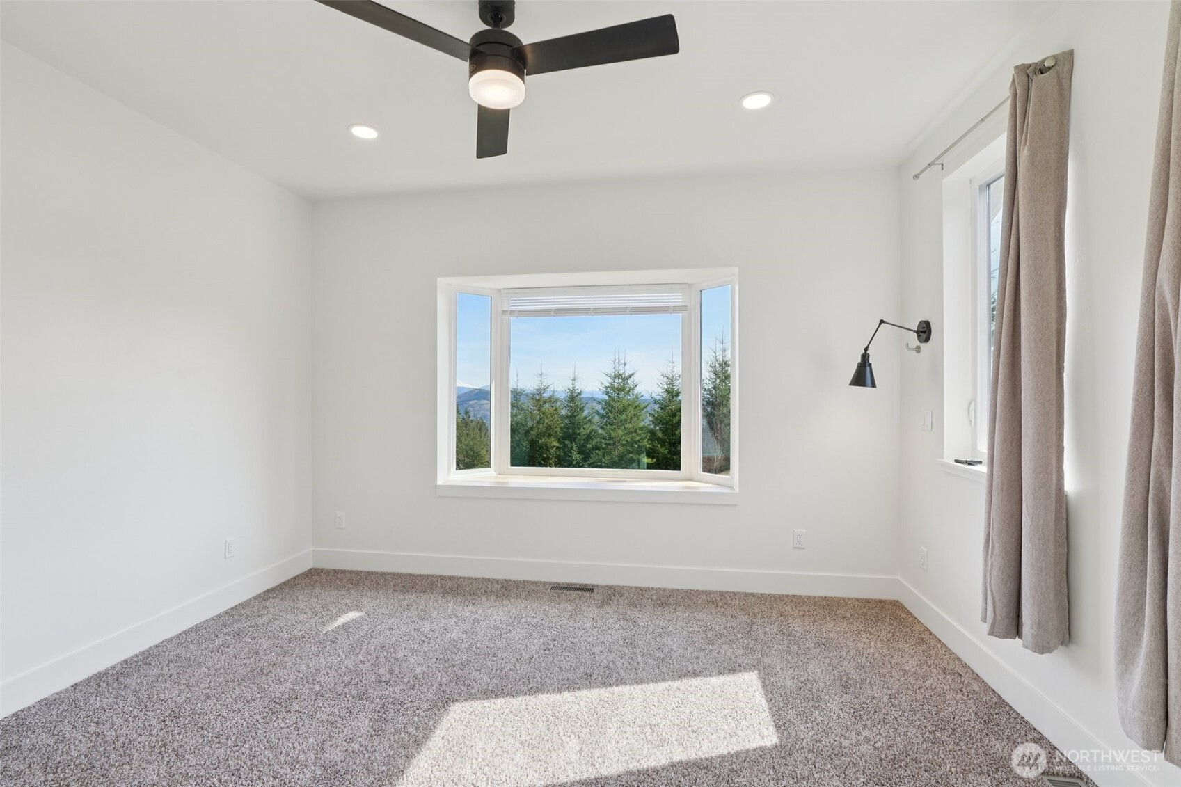 209 High Bank Lane , Woodland, WA 98674