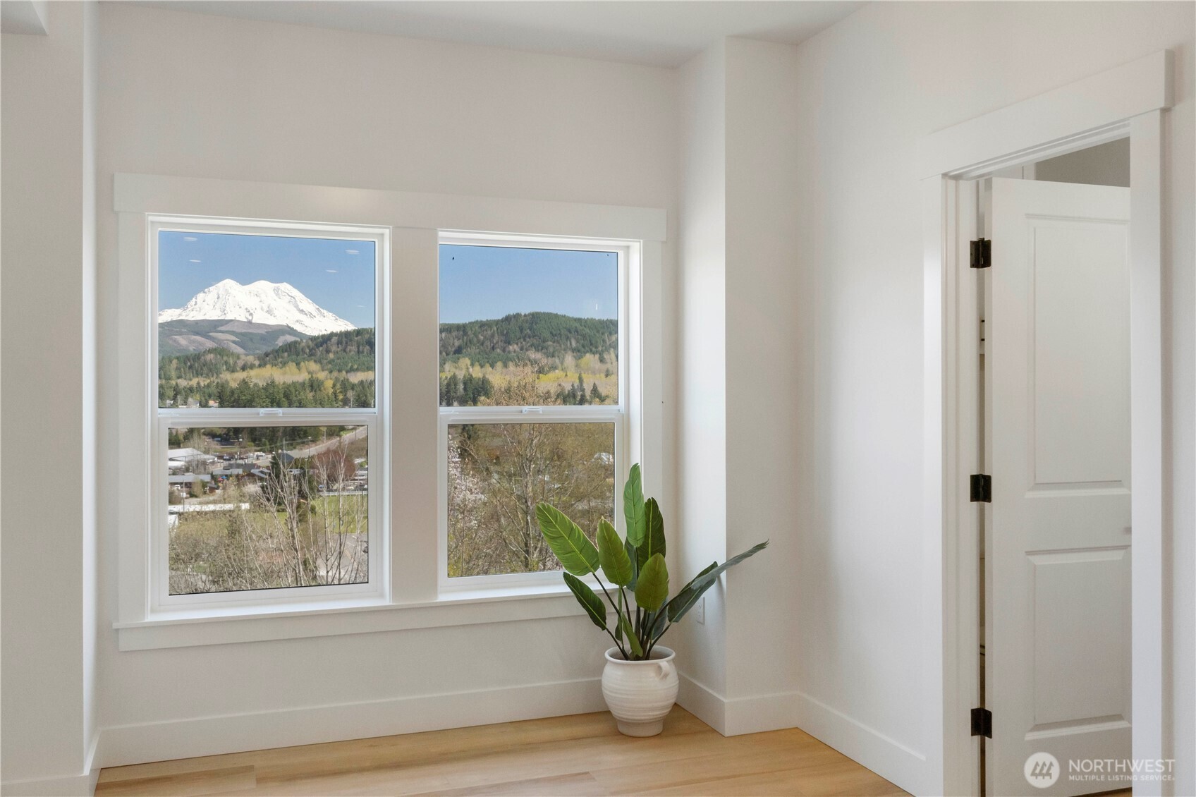 117 Orchard Avenue S #B, Eatonville, WA 98328