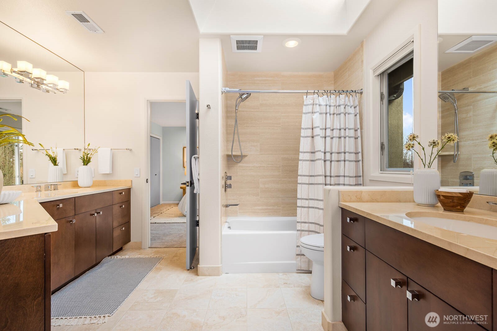 18206 NW Montreux Drive , Issaquah, WA 98027