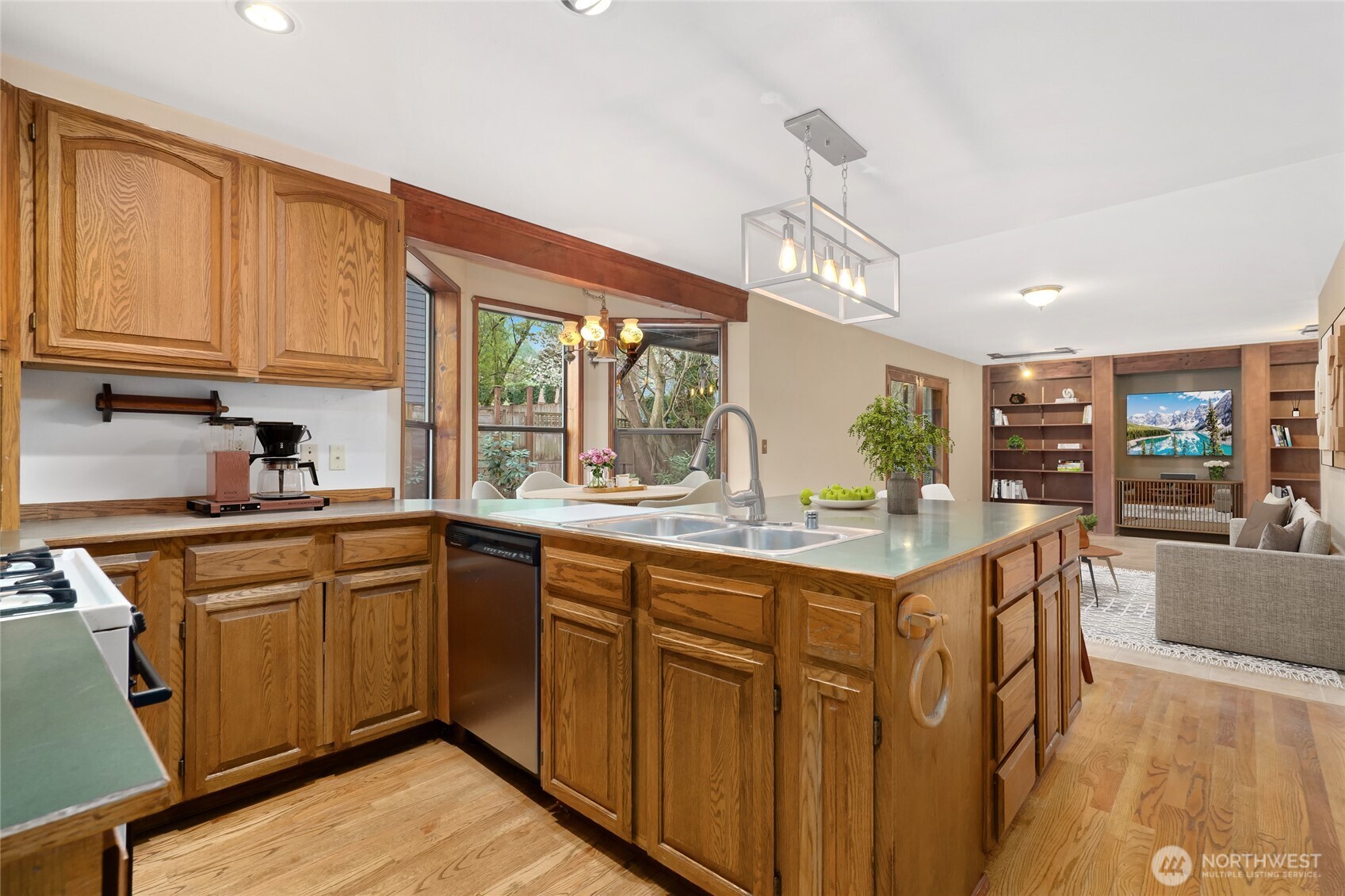 1505 N Lk Stickney Drive , Lynnwood, WA 98087