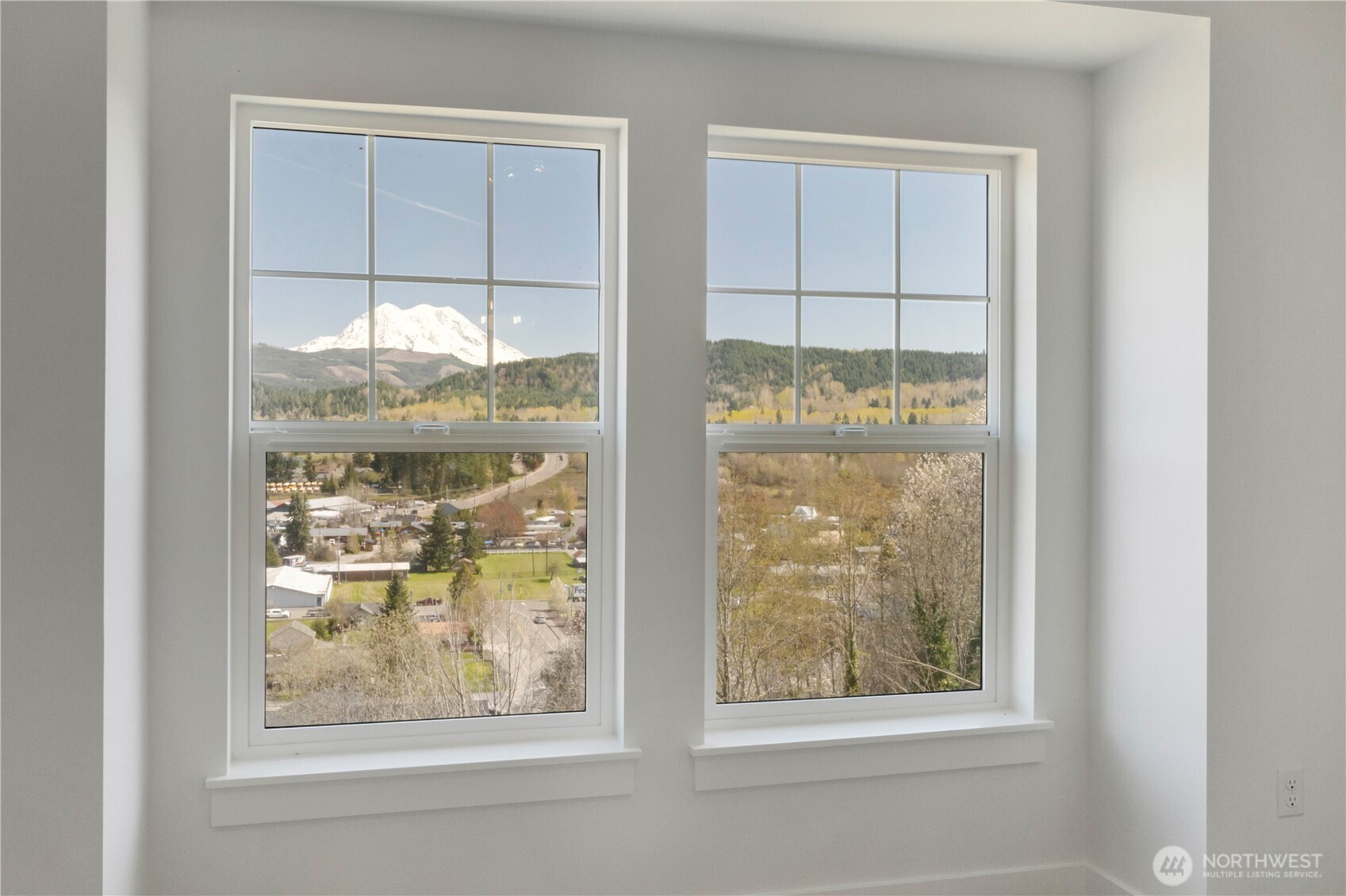 117 Orchard Avenue S #C, Eatonville, WA 98328