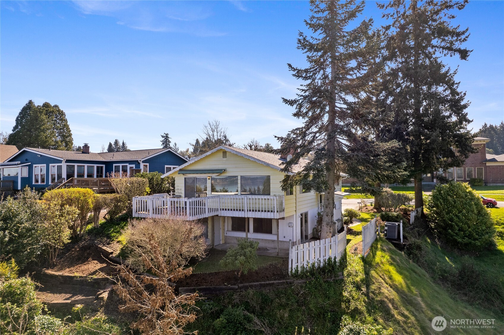 1411 Nisqually Street , Steilacoom, WA 98388