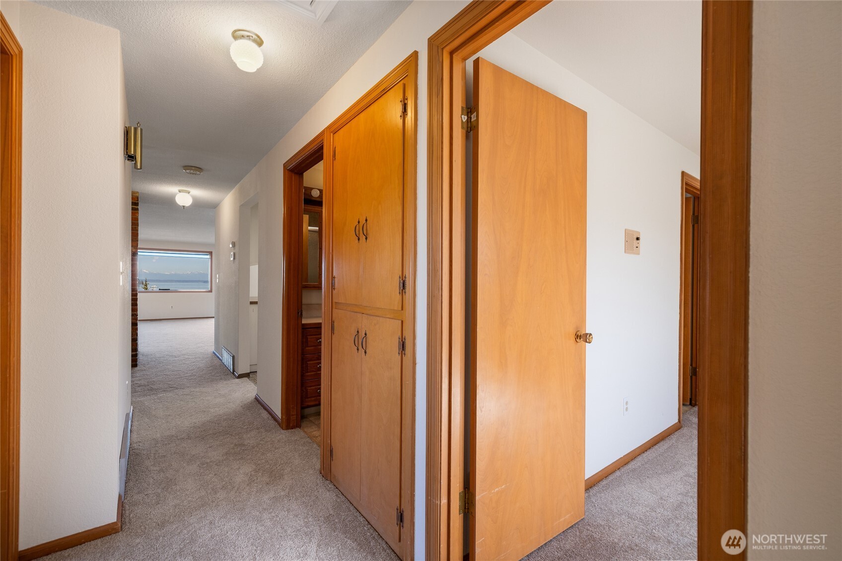 1411 Nisqually Street , Steilacoom, WA 98388