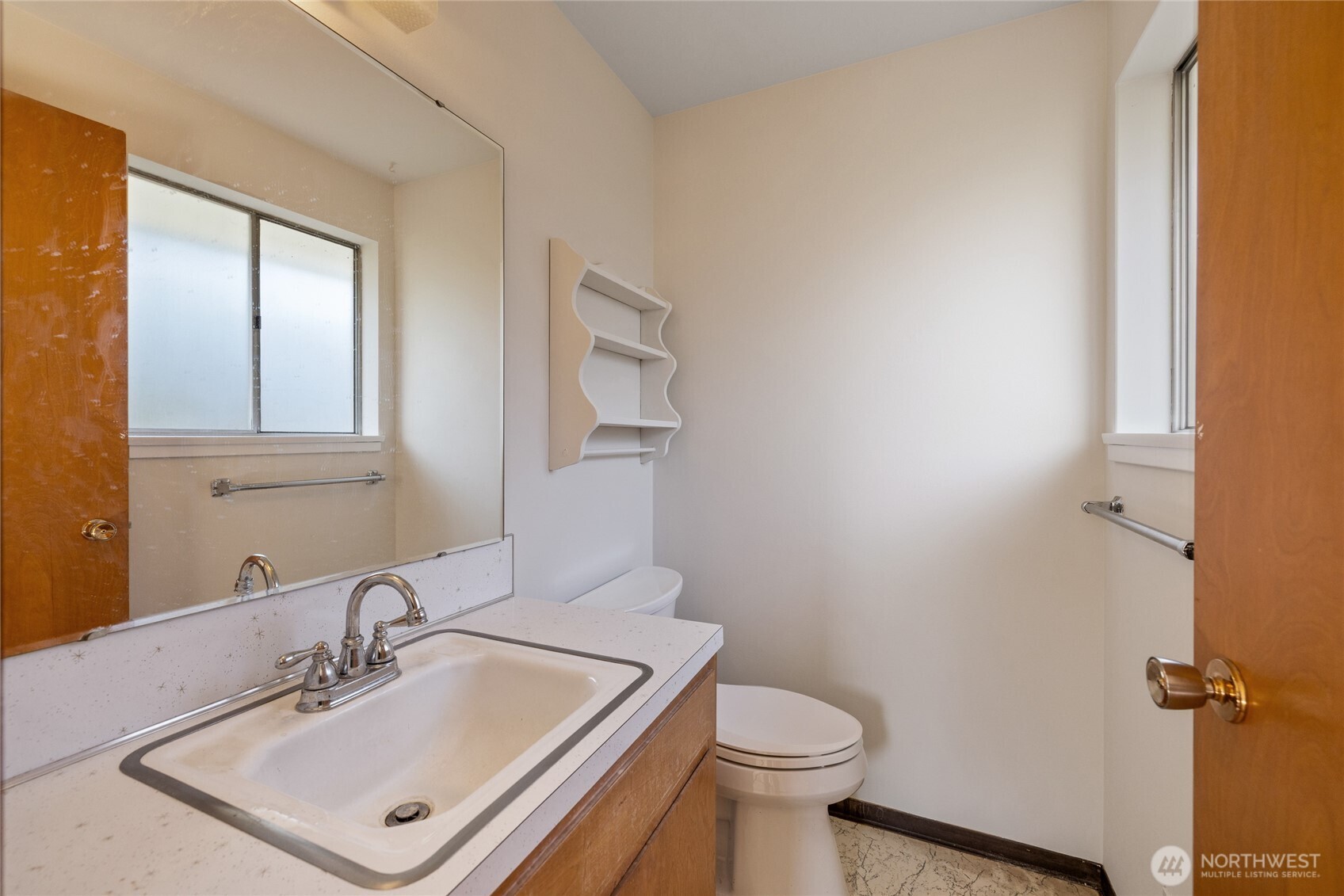 1411 Nisqually Street , Steilacoom, WA 98388