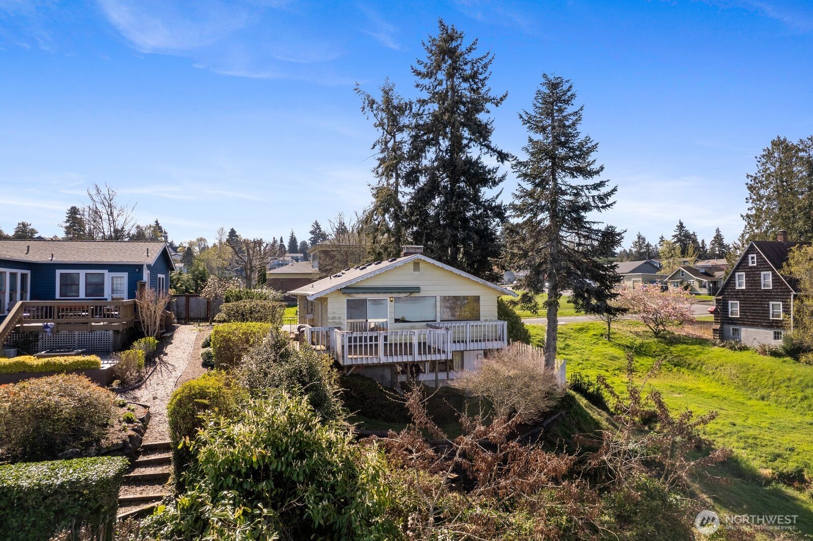 1411 Nisqually Street , Steilacoom, WA 98388