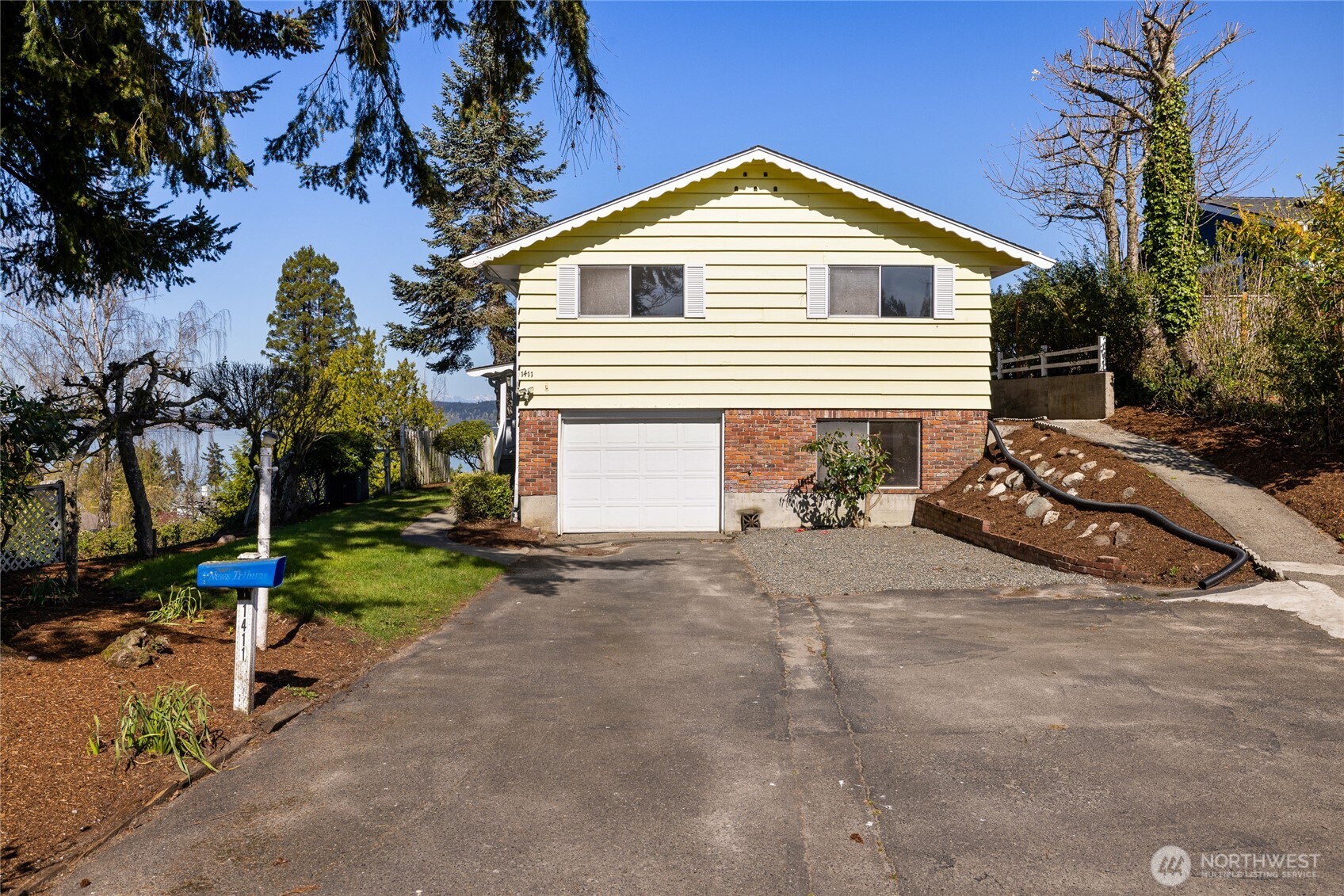 1411 Nisqually Street , Steilacoom, WA 98388