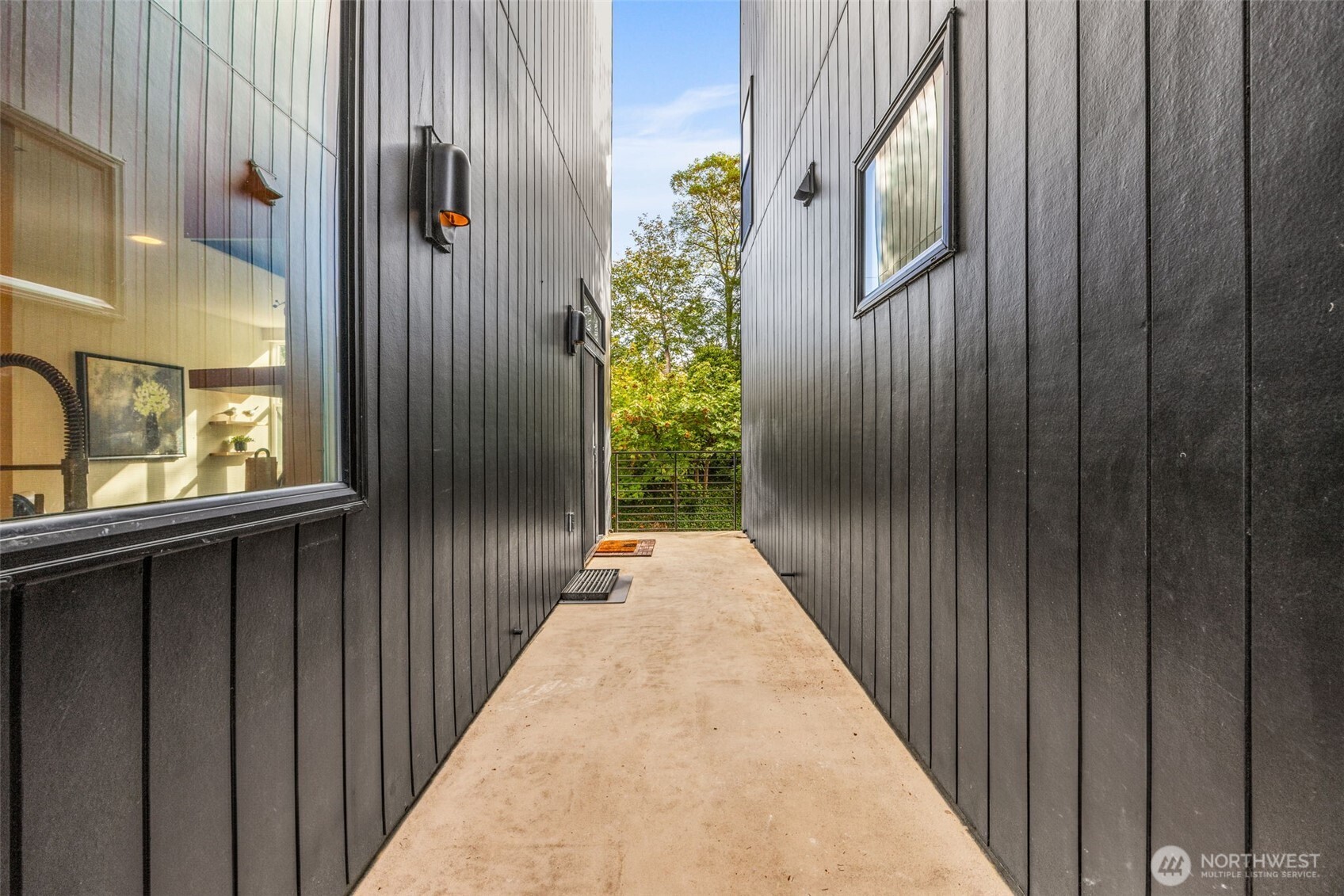 8547 Evanston Avenue N, Seattle, WA 98103