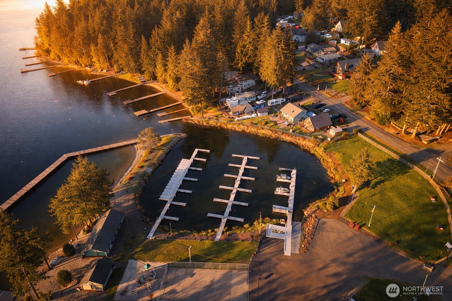 90 E Lakeview Drive , Shelton, WA 98584