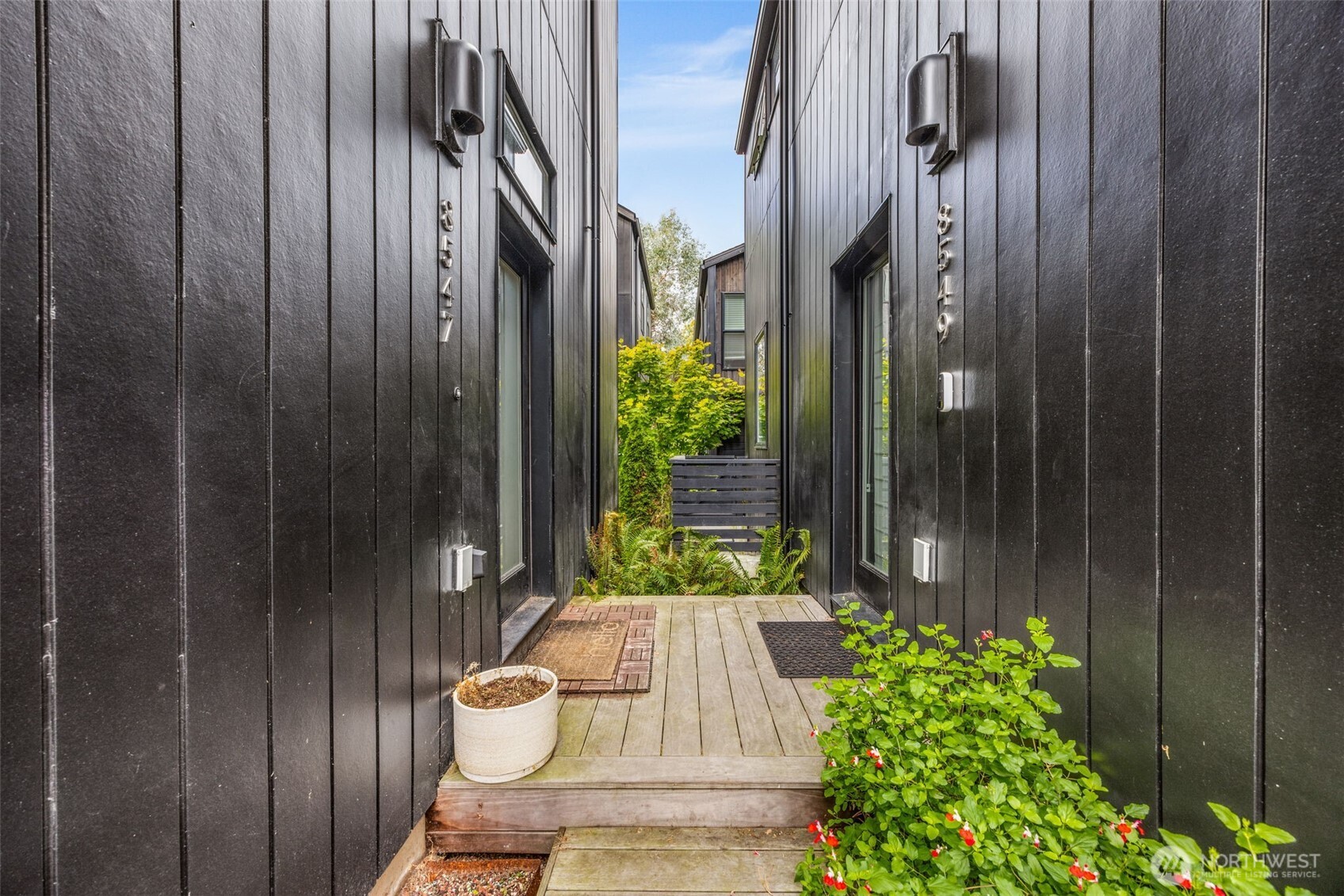 8547 Evanston Avenue N, Seattle, WA 98103