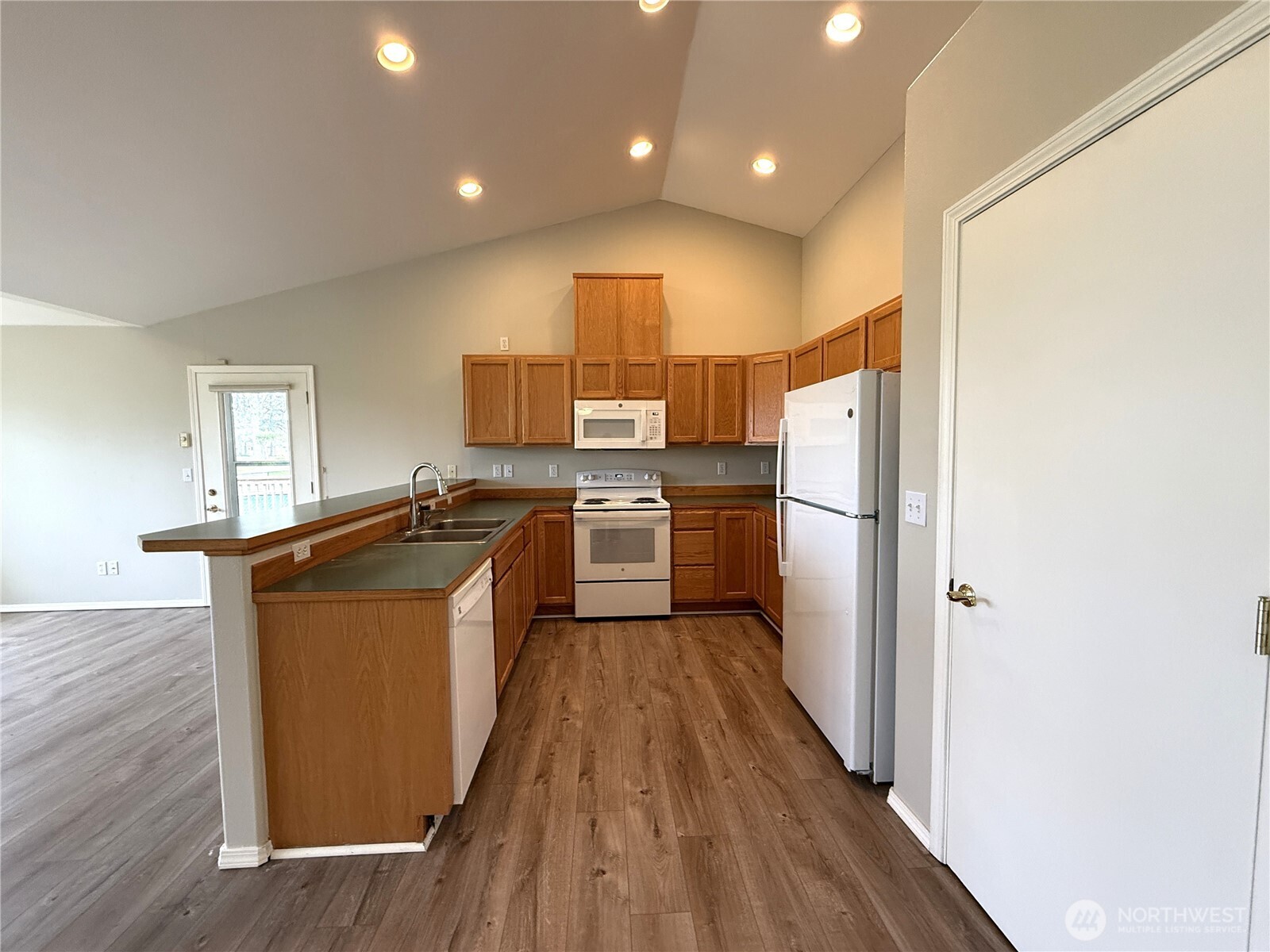 381 Dolphin Avenue NE, Ocean Shores, WA 98569