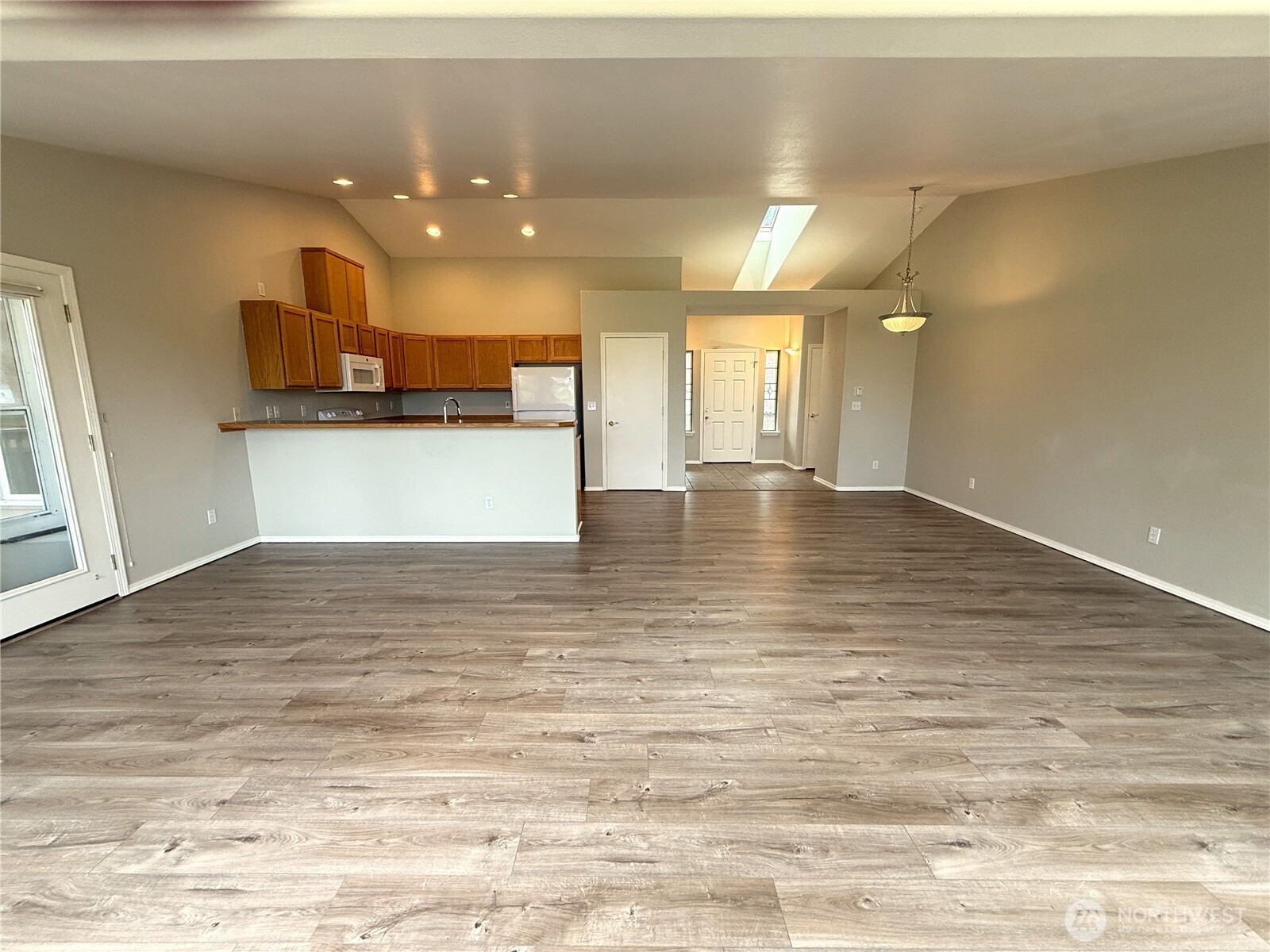 381 Dolphin Avenue NE, Ocean Shores, WA 98569