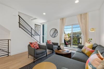 1431 22nd Avenue , Seattle, WA 98122 - Photo 2