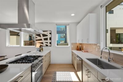 1431 22nd Avenue , Seattle, WA 98122 - Photo 9