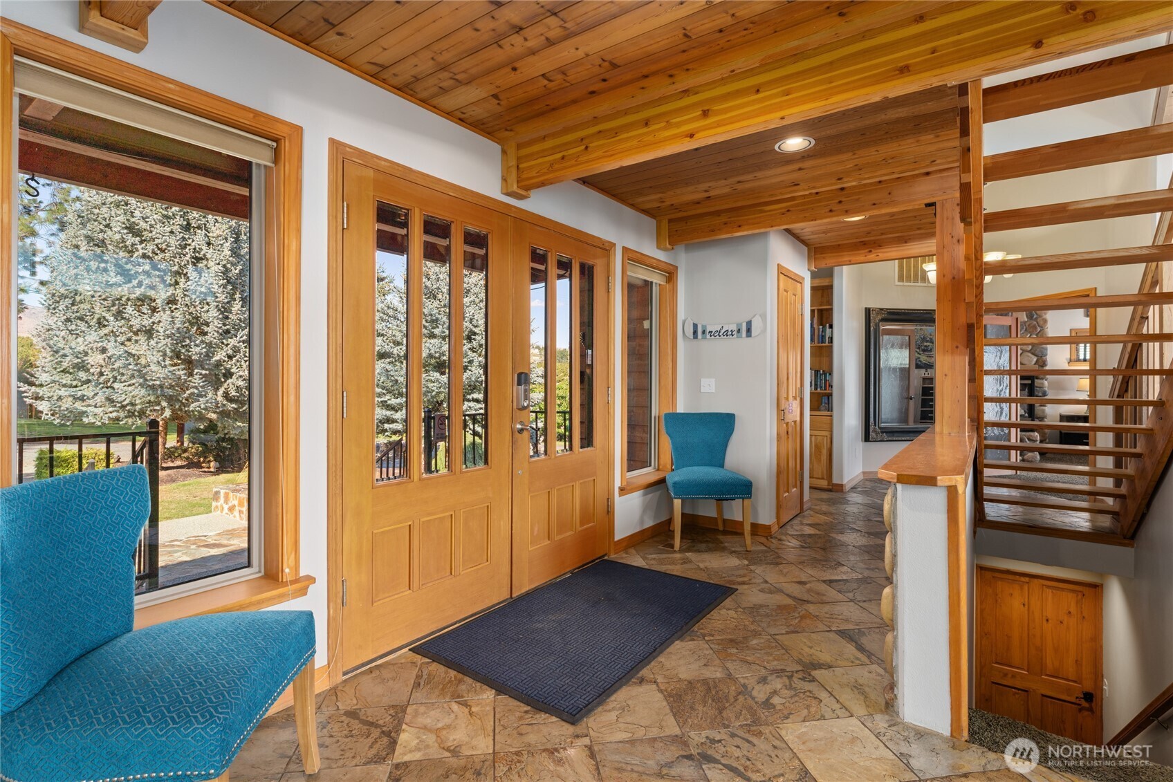 1995 Lakeshore Drive , Manson, WA 98831