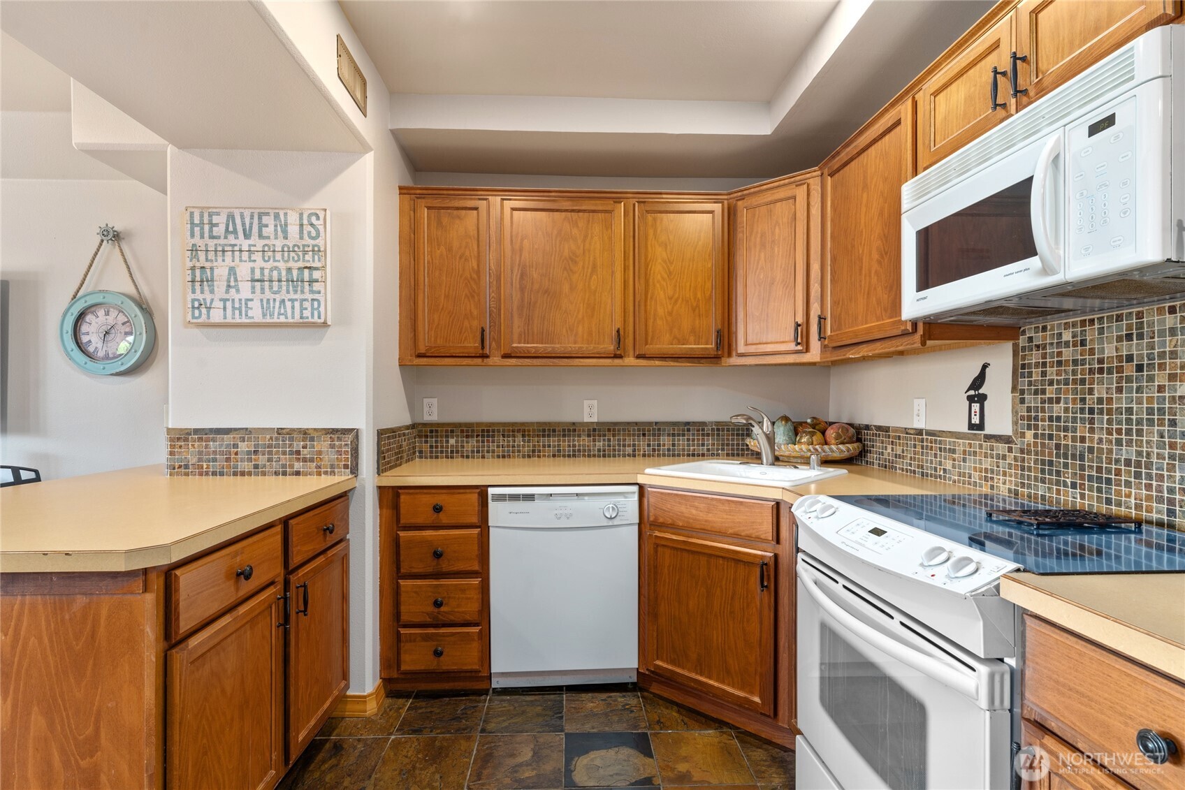 1995 Lakeshore Drive , Manson, WA 98831