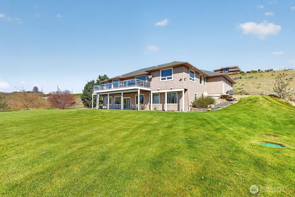 2350 10th Street NE, East Wenatchee, WA 98802