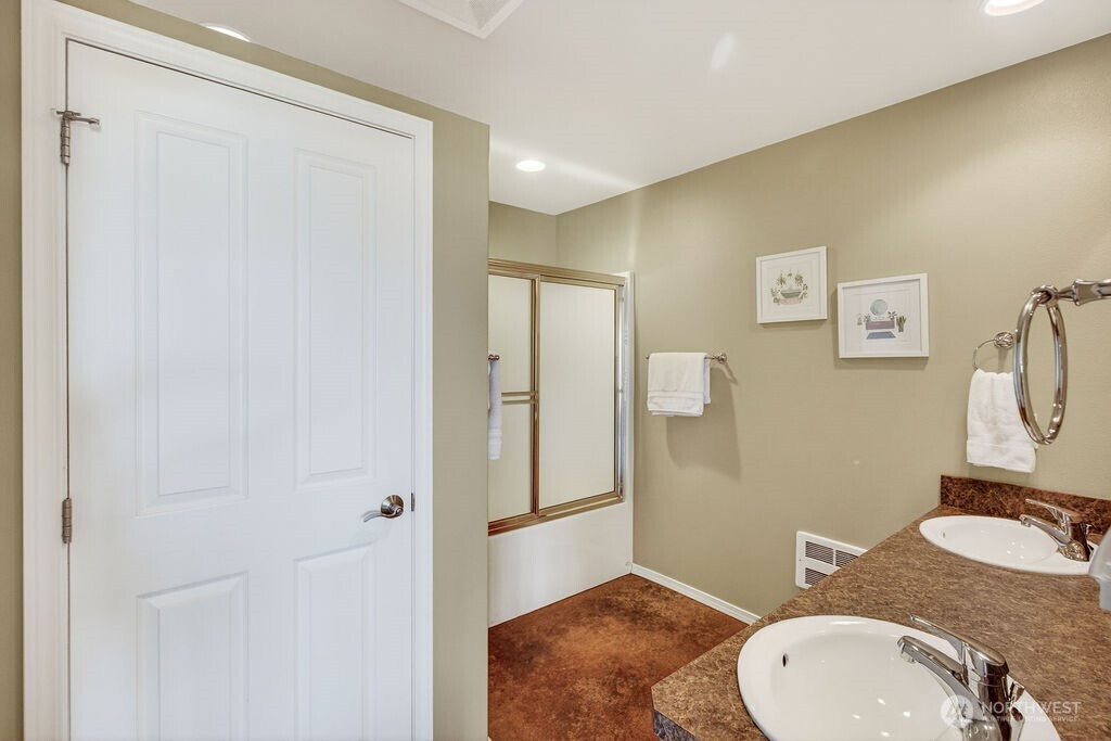 2350 10th Street NE, East Wenatchee, WA 98802