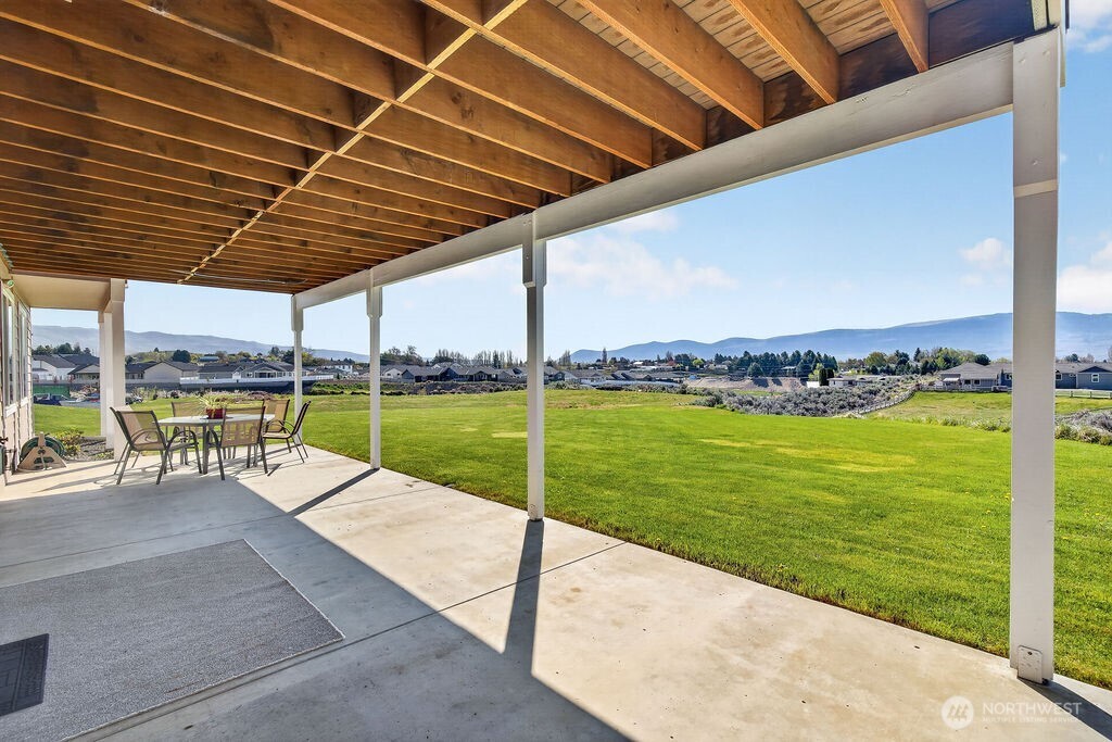 2350 10th Street NE, East Wenatchee, WA 98802