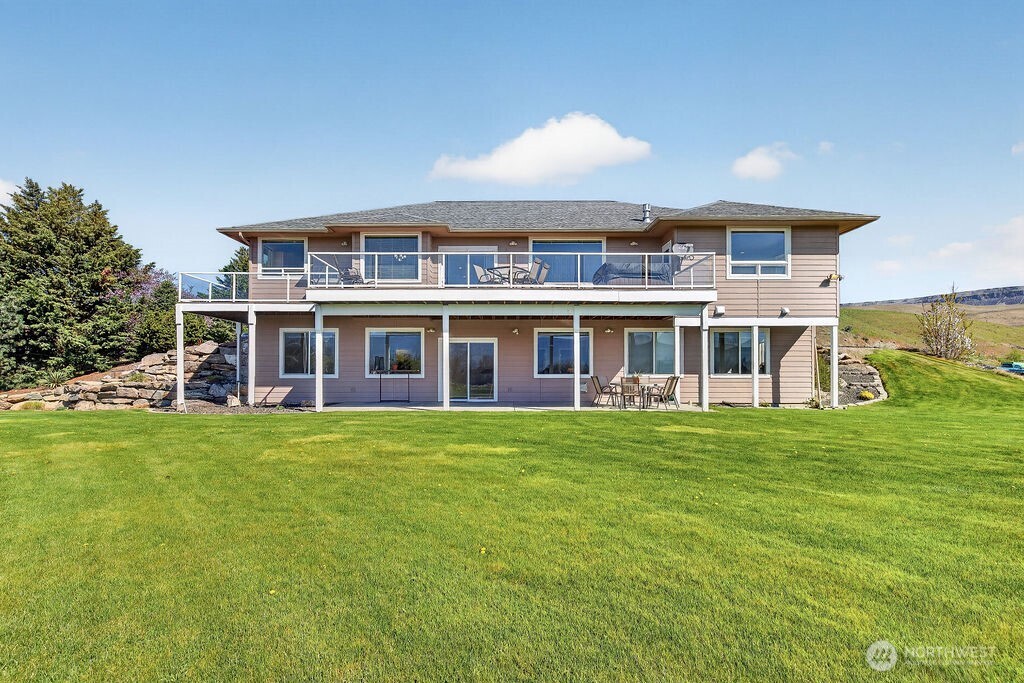 2350 10th Street NE, East Wenatchee, WA 98802