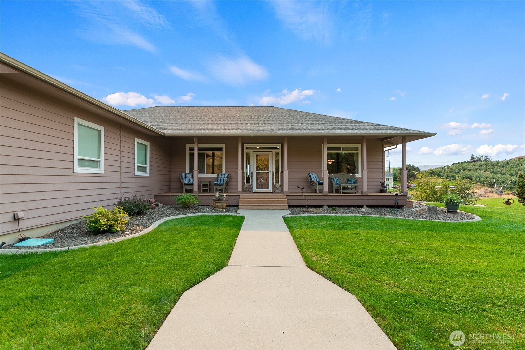 2350 10th Street NE, East Wenatchee, WA 98802