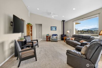 2350 10th Street NE, East Wenatchee, WA 98802 - Photo 10