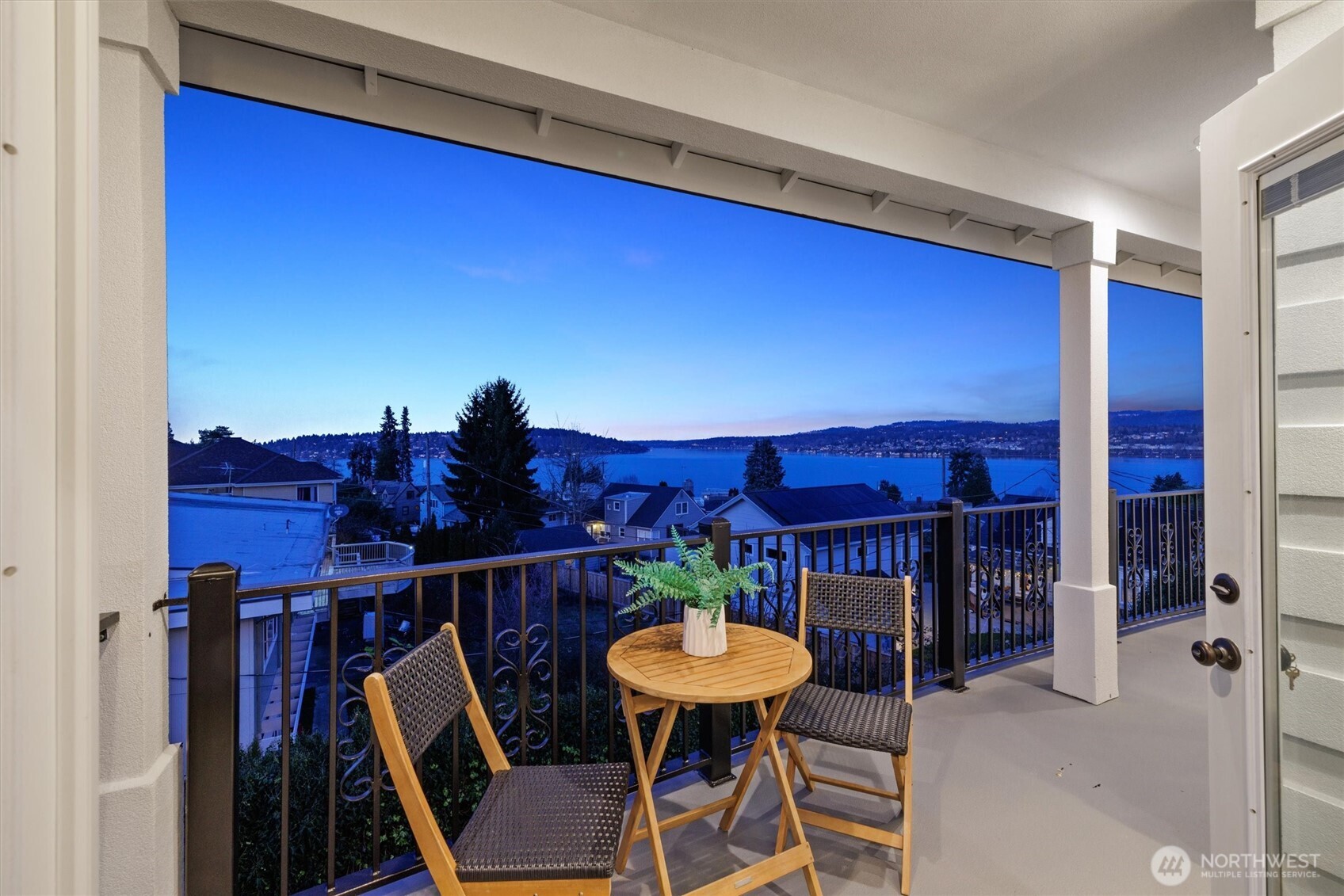 7908 S Lakeridge Drive , Seattle, WA 98178