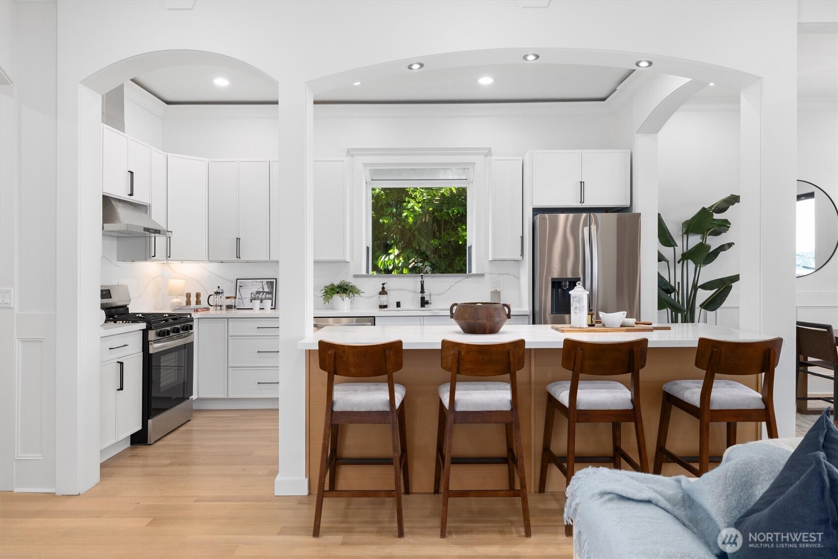 7908 S Lakeridge Drive , Seattle, WA 98178