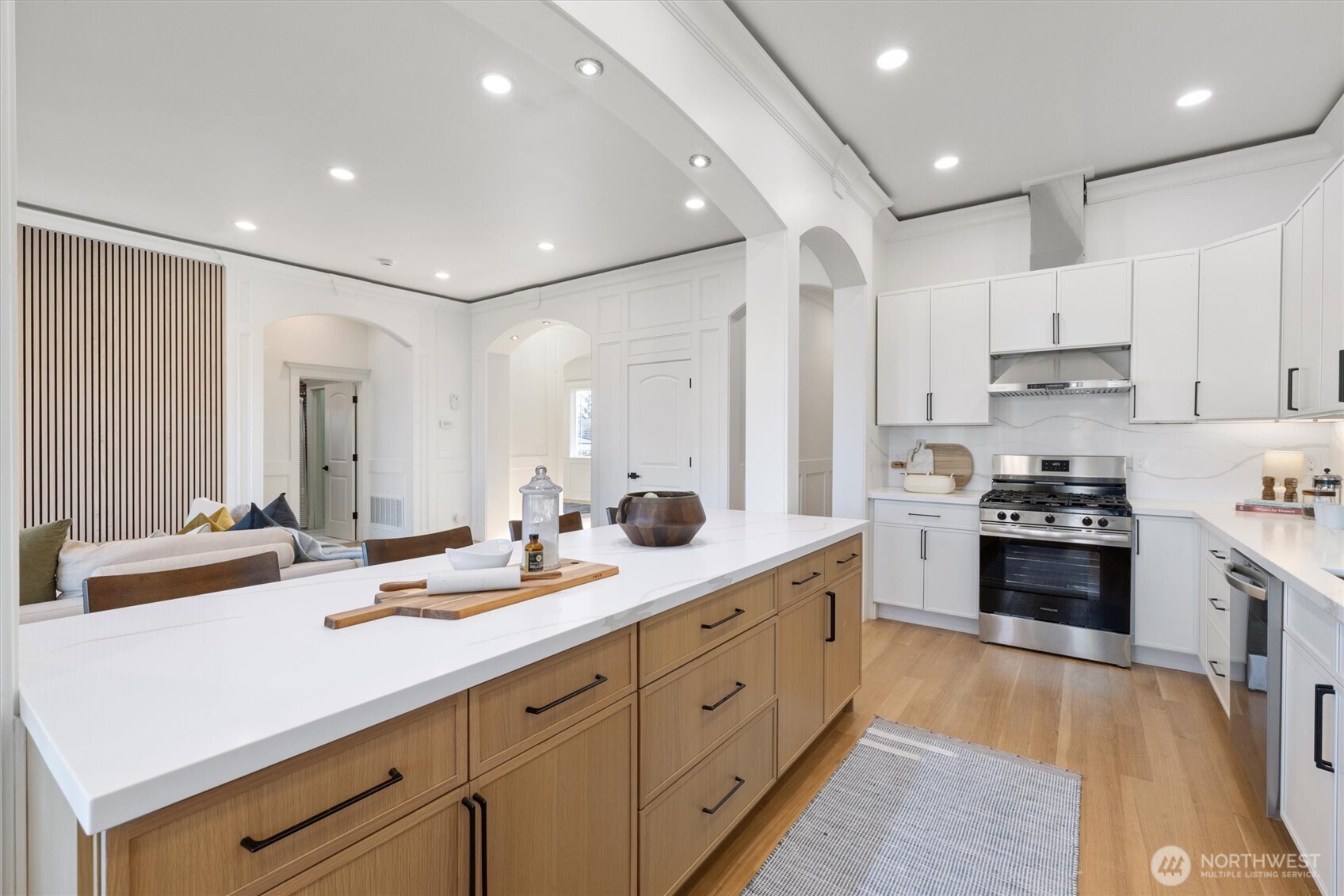 7908 S Lakeridge Drive , Seattle, WA 98178