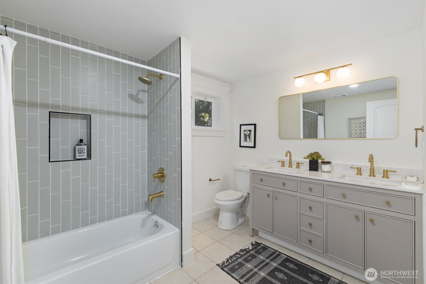 7908 S Lakeridge Drive , Seattle, WA 98178