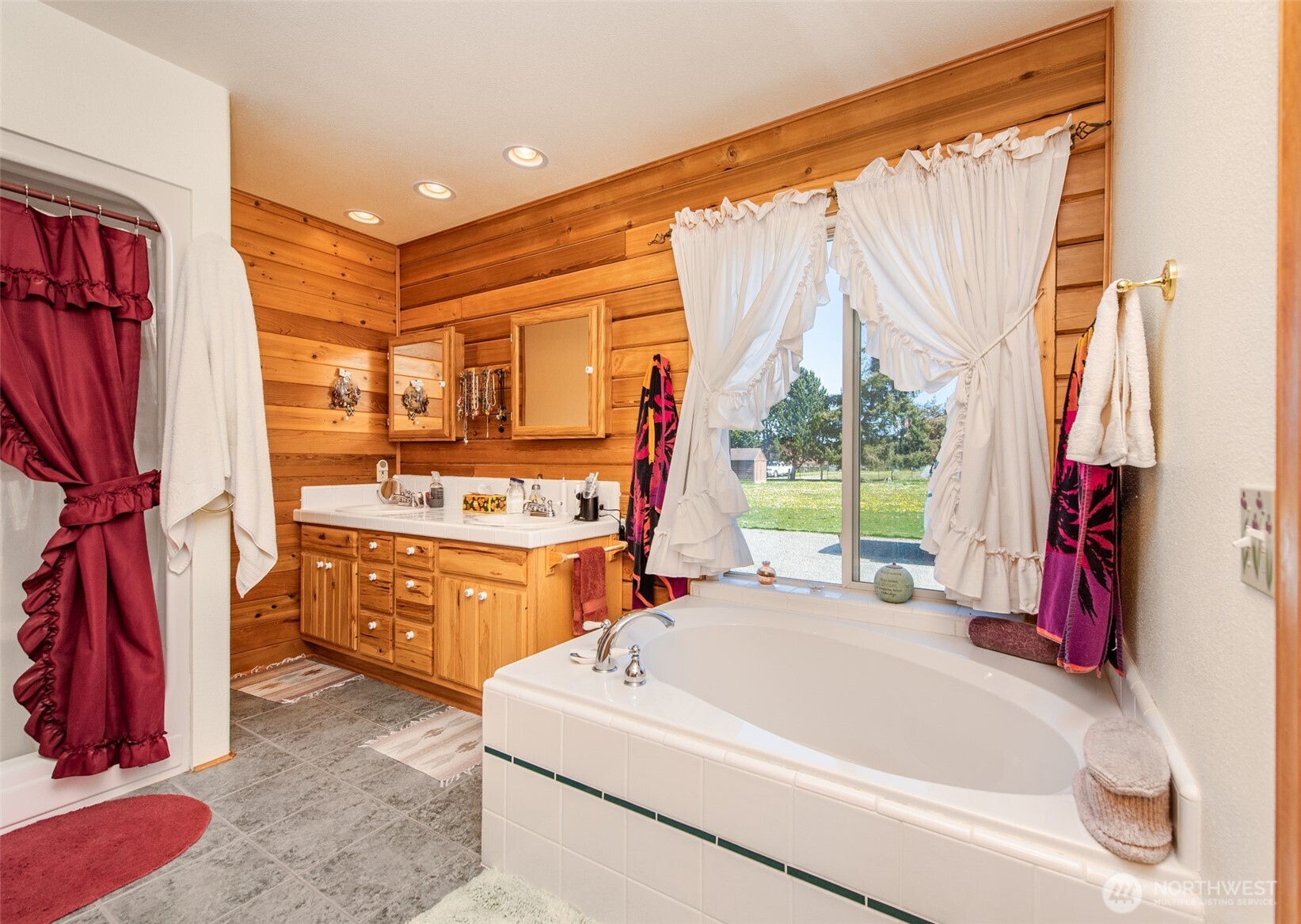 1688 Finn Hall Road , Port Angeles, WA 98362
