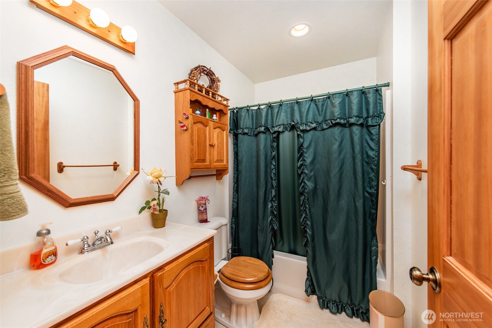 1688 Finn Hall Road , Port Angeles, WA 98362