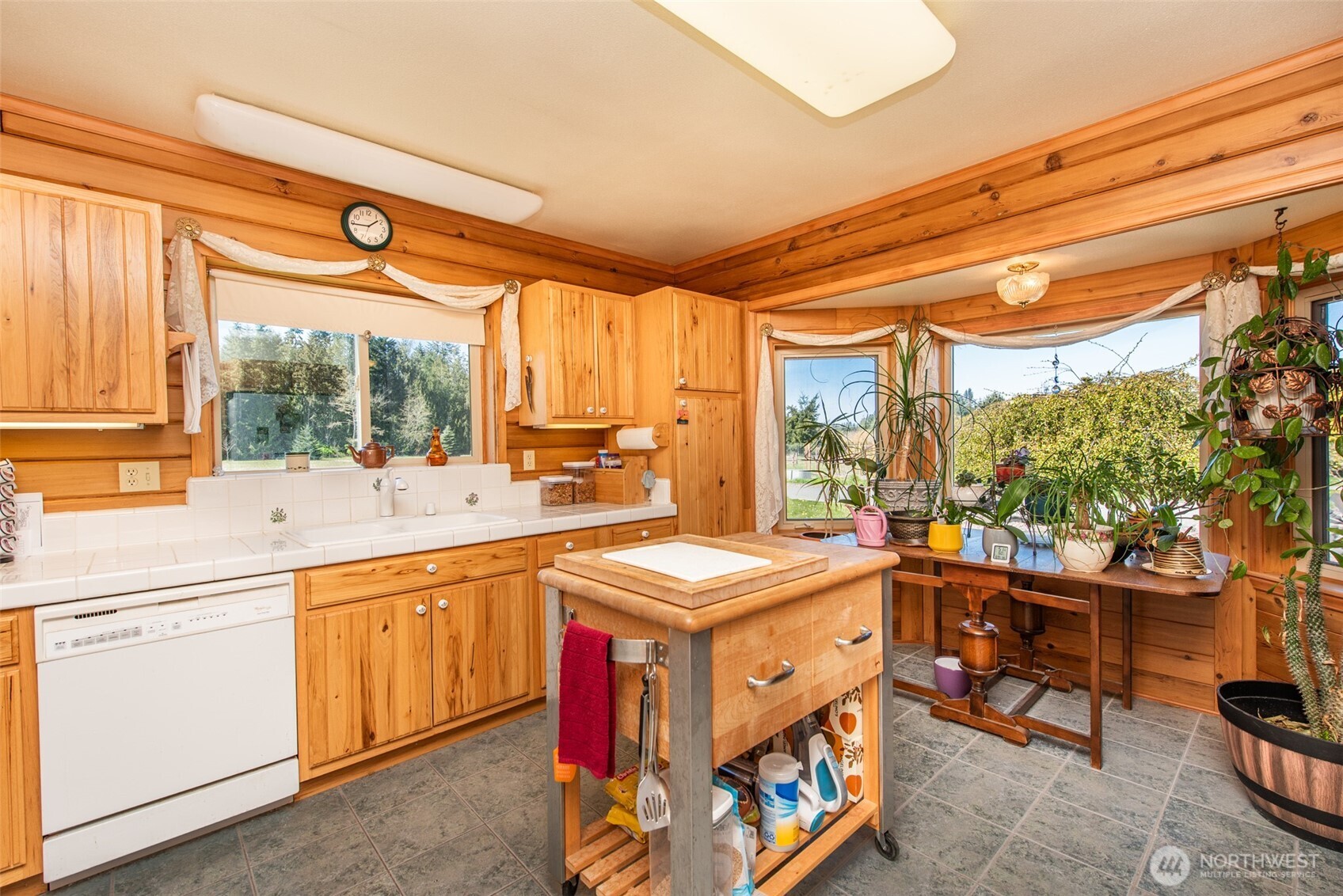 1688 Finn Hall Road , Port Angeles, WA 98362