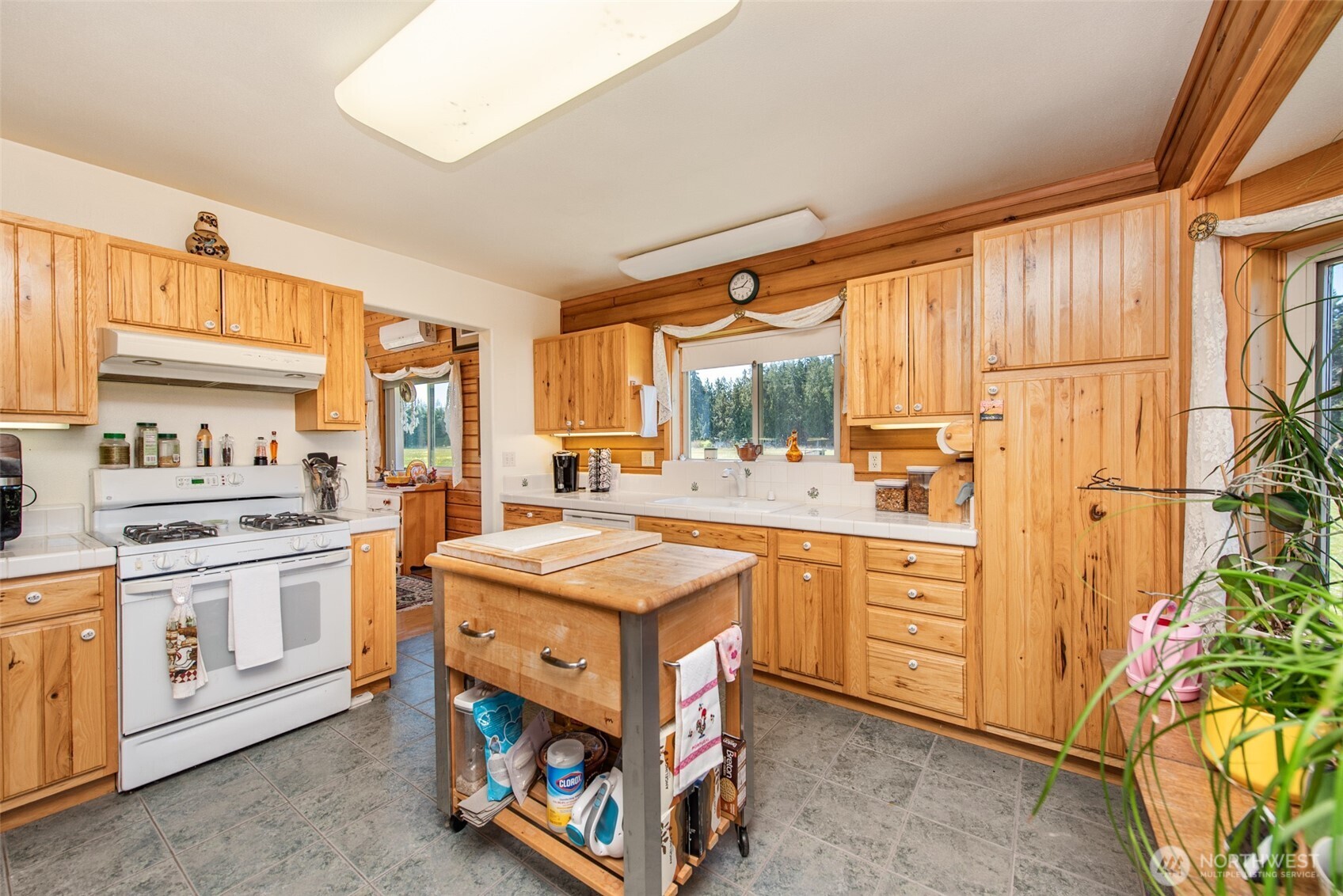 1688 Finn Hall Road , Port Angeles, WA 98362