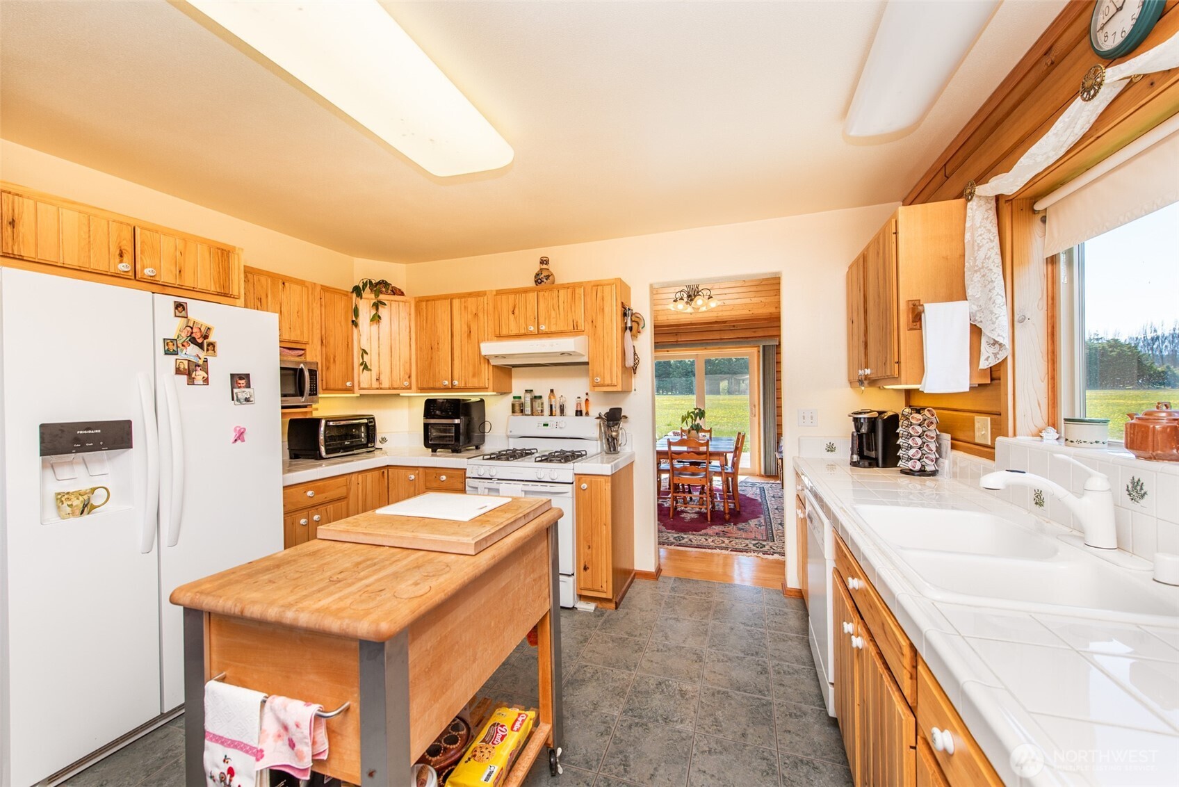 1688 Finn Hall Road , Port Angeles, WA 98362