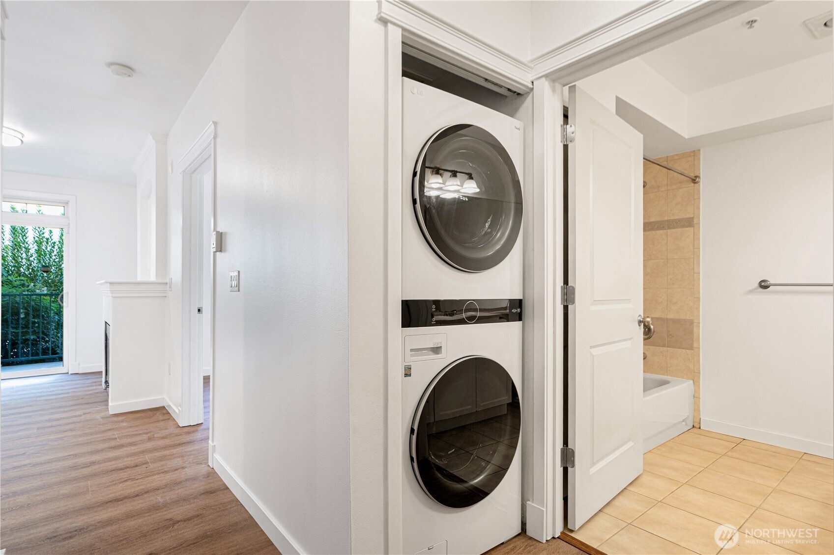 530 4th Avenue W #108, Seattle, WA 98119