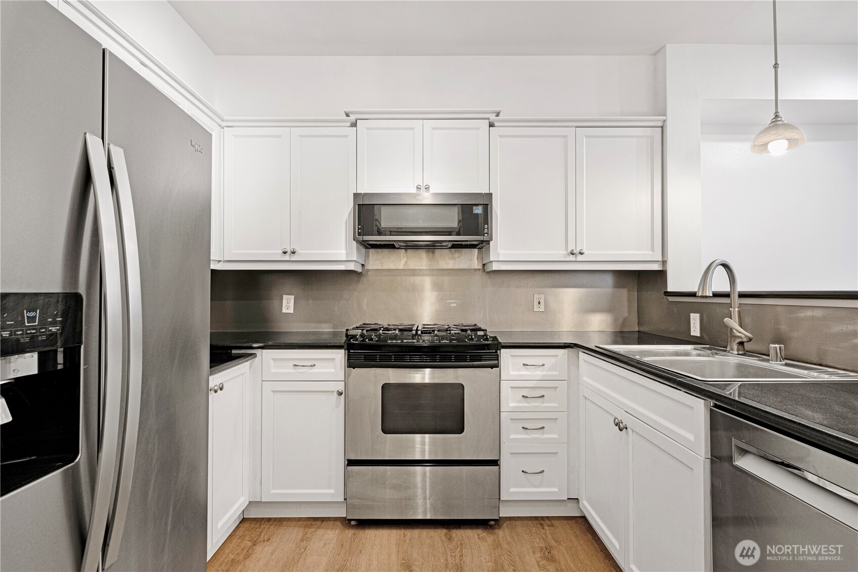 530 4th Avenue W #108, Seattle, WA 98119