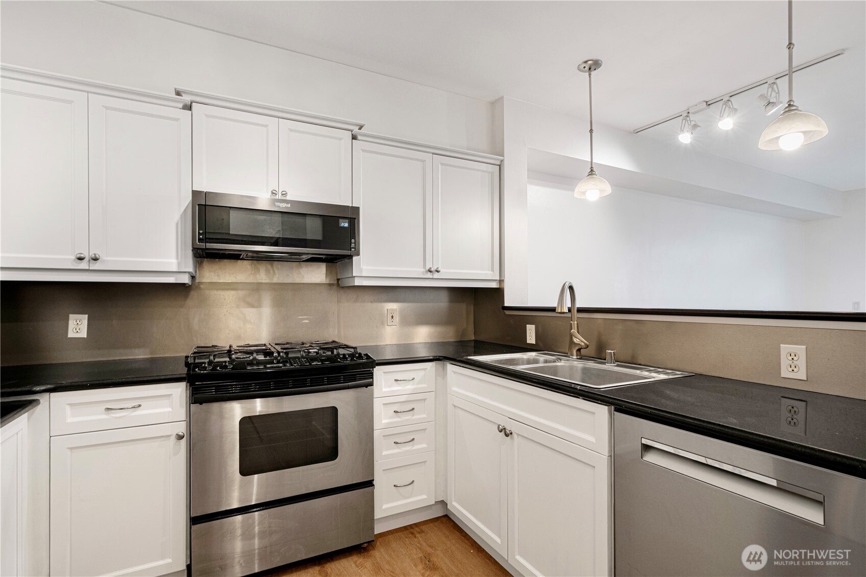 530 4th Avenue W #108, Seattle, WA 98119