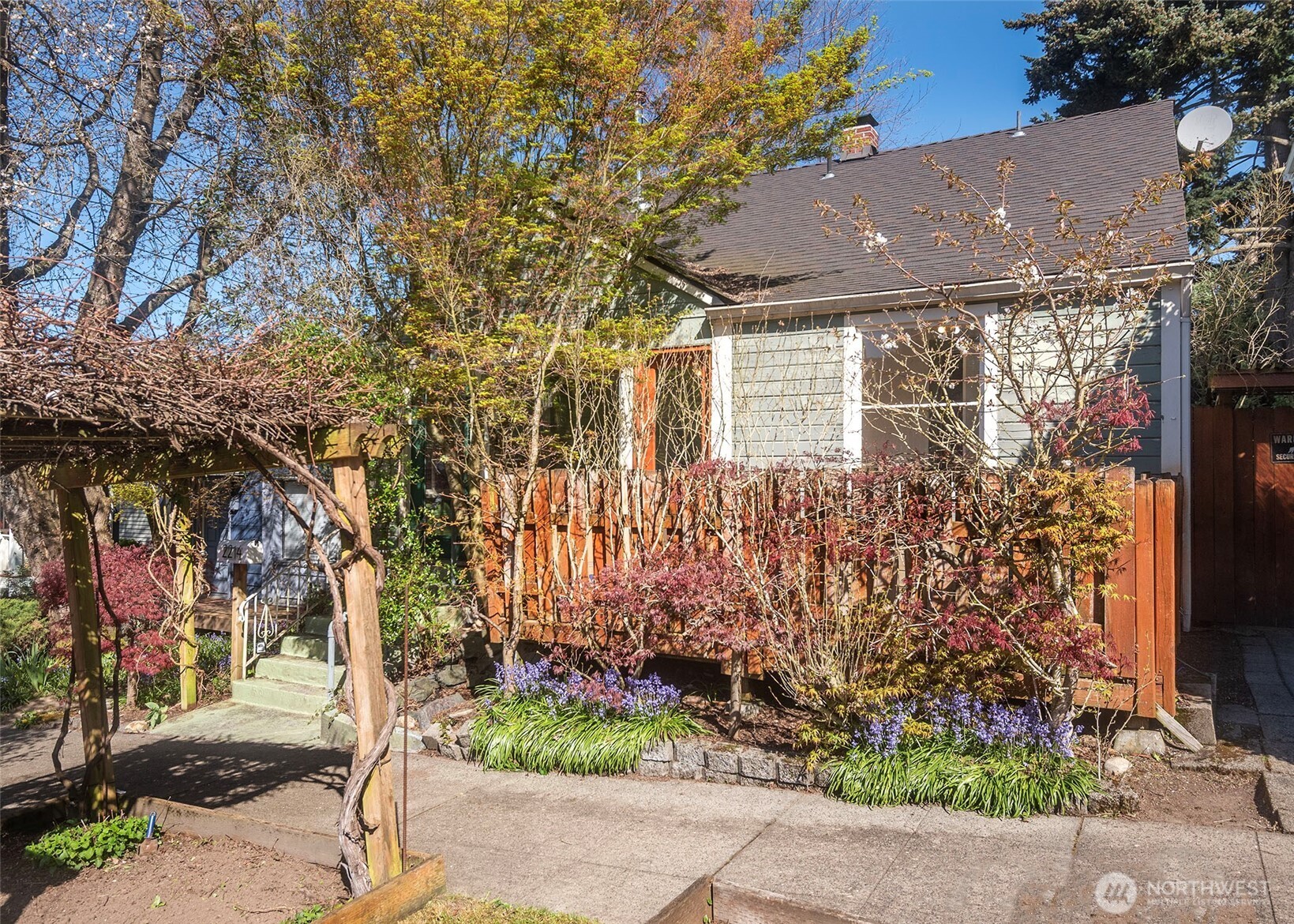 2214 N 60th Street , Seattle, WA 98103