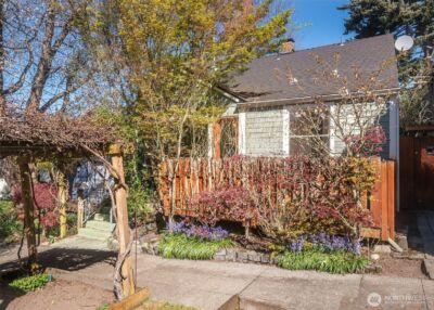 2214 N 60th Street , Seattle, WA 98103