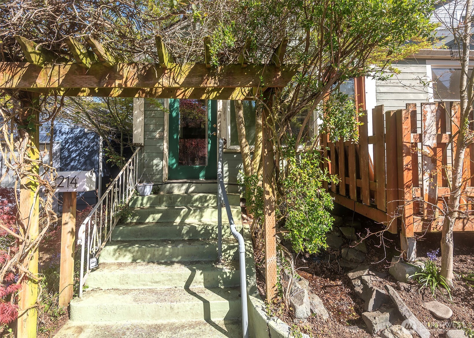 2214 N 60th Street , Seattle, WA 98103