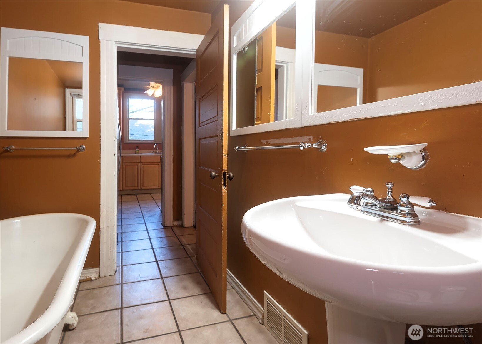 2214 N 60th Street , Seattle, WA 98103